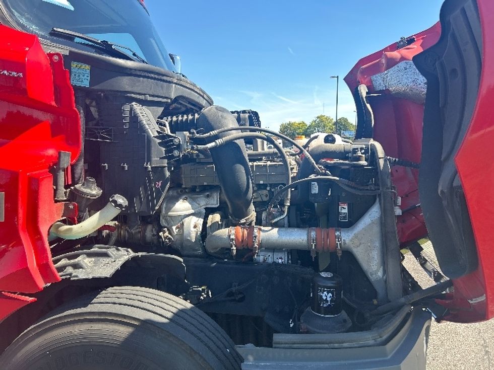 Day Cab Tractor-Heavy Duty Tractors-Freightliner-2019-T12664ST-Elkhart-IN-272,047\n\t\tmiles-$ 53,750 - Image 15