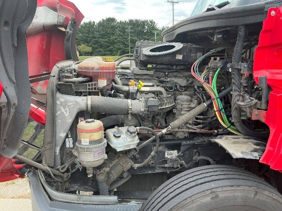 Day Cab Tractor-Heavy Duty Tractors-Freightliner-2019-T12664ST-Elkhart-IN-280,461\n\t\tmiles-$ 52,750 - Image 16