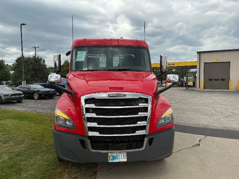 Day Cab Tractor-Heavy Duty Tractors-Freightliner-2019-T12664ST-Elkhart-IN-286,859\n\t\tmiles-$ 48,000 - Image 2