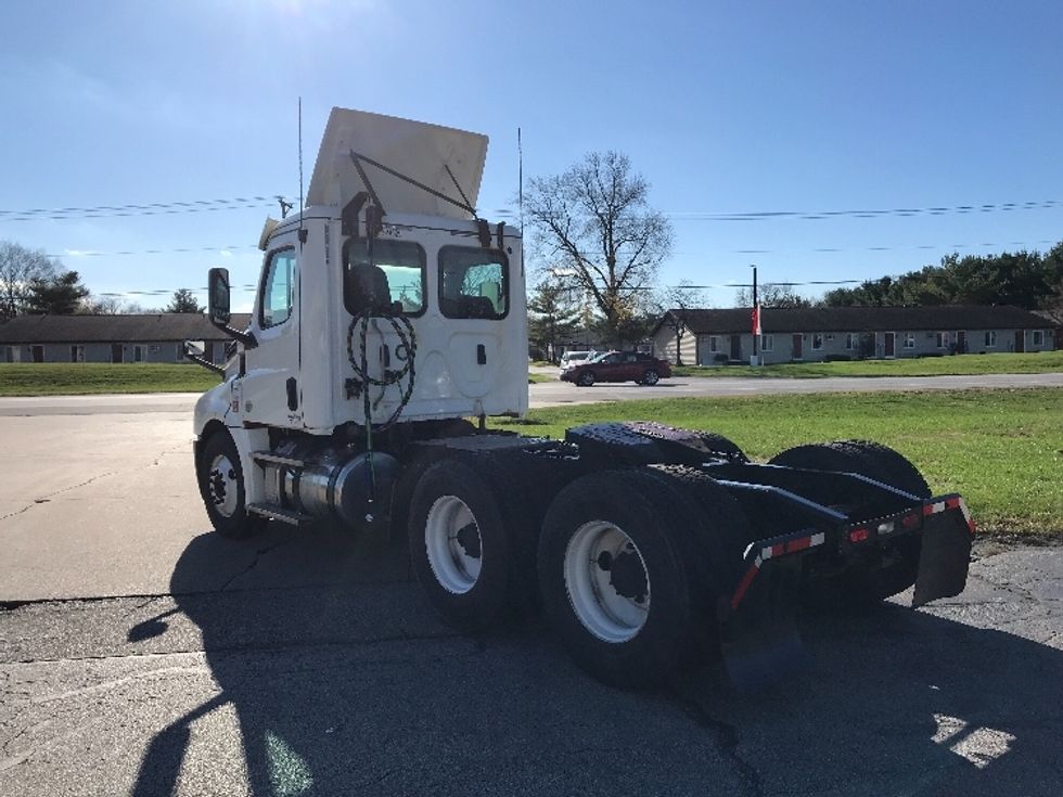 Day Cab Tractor-Heavy Duty Tractors-Freightliner-2019-T12664ST-Elkhart-IN-320,000\n\t\tmiles-$ 59,250 - Image 5