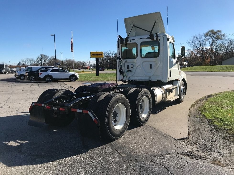 Day Cab Tractor-Heavy Duty Tractors-Freightliner-2019-T12664ST-Elkhart-IN-320,000\n\t\tmiles-$ 59,250 - Image 7