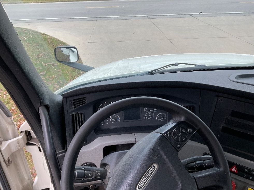 Day Cab Tractor-Heavy Duty Tractors-Freightliner-2019-T12664ST-Elkhart-IN-455,833\n\t\tmiles-$ 50,000 - Image 11