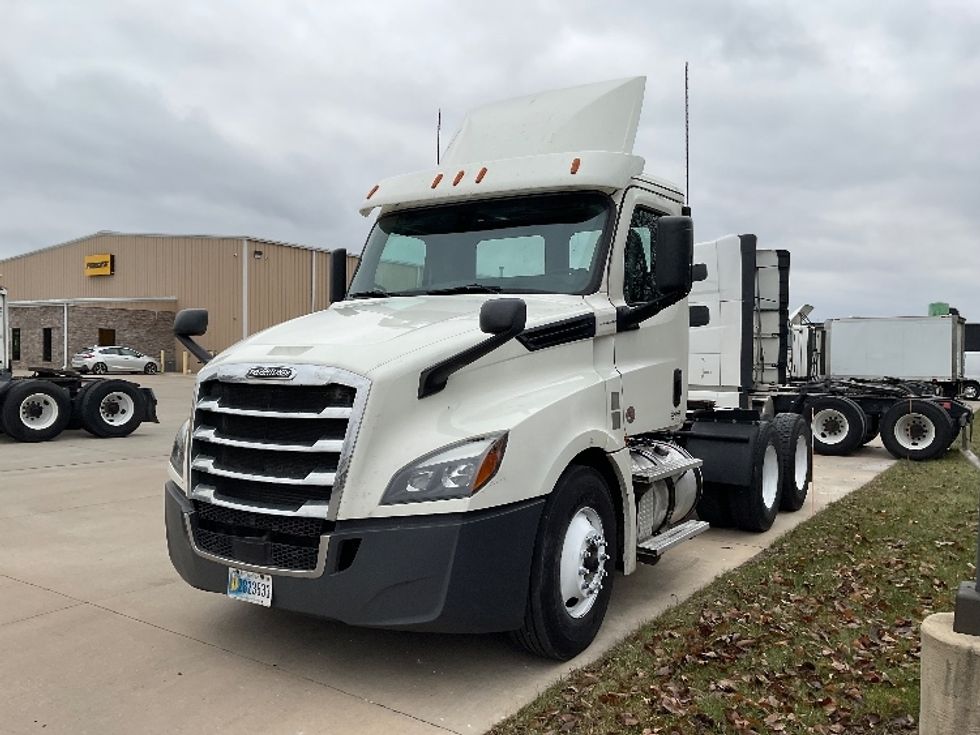 Day Cab Tractor-Heavy Duty Tractors-Freightliner-2019-T12664ST-Elkhart-IN-455,833\n\t\tmiles-$ 50,000 - Image 3