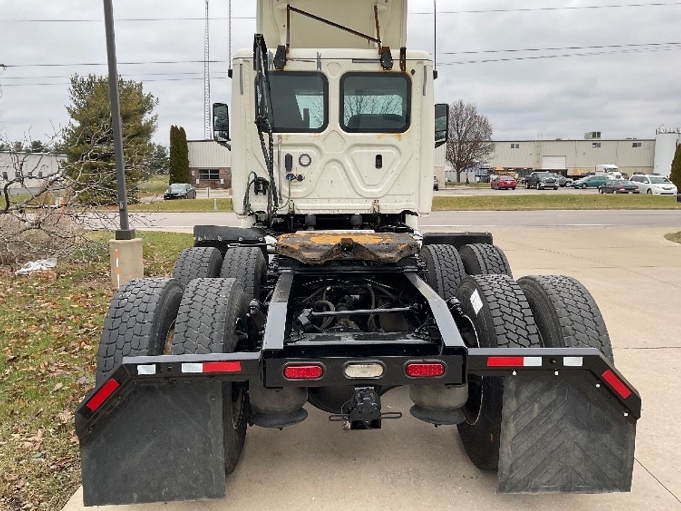 Day Cab Tractor-Heavy Duty Tractors-Freightliner-2019-T12664ST-Elkhart-IN-455,833\n\t\tmiles-$ 50,000 - Image 6