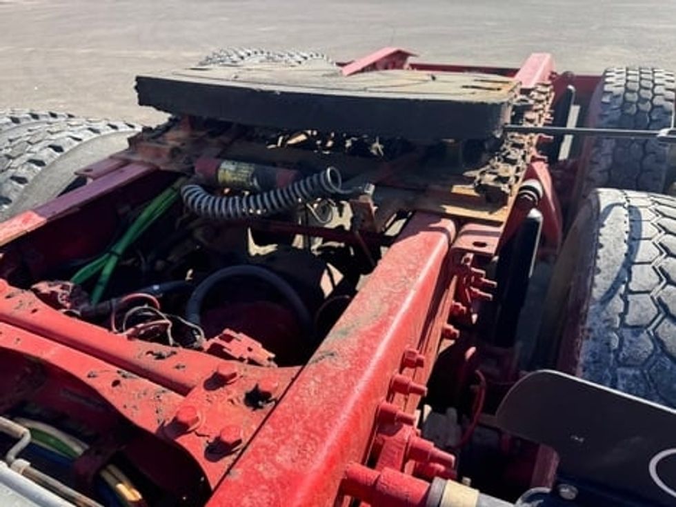 Day Cab Tractor-Heavy Duty Tractors-Freightliner-2019-T12664ST-Elmira-NY-272,132\n\t\tmiles-$ 41,250 - Image 21