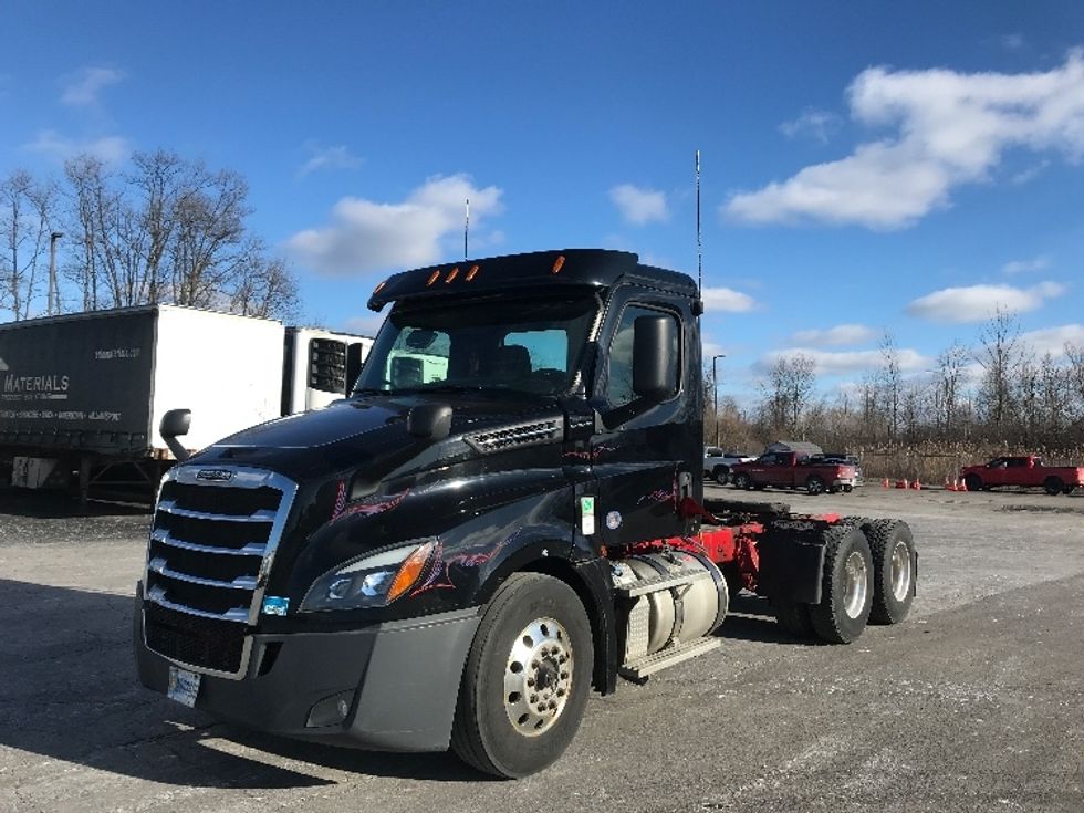 Day Cab Tractor-Heavy Duty Tractors-Freightliner-2019-T12664ST-Elmira-NY-272,132\n\t\tmiles-$ 41,250 - Image 3