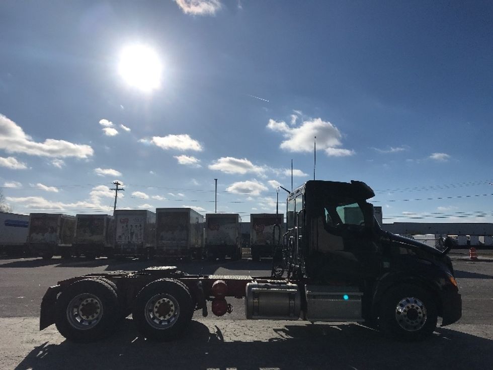 Day Cab Tractor-Heavy Duty Tractors-Freightliner-2019-T12664ST-Elmira-NY-272,132\n\t\tmiles-$ 41,250 - Image 8