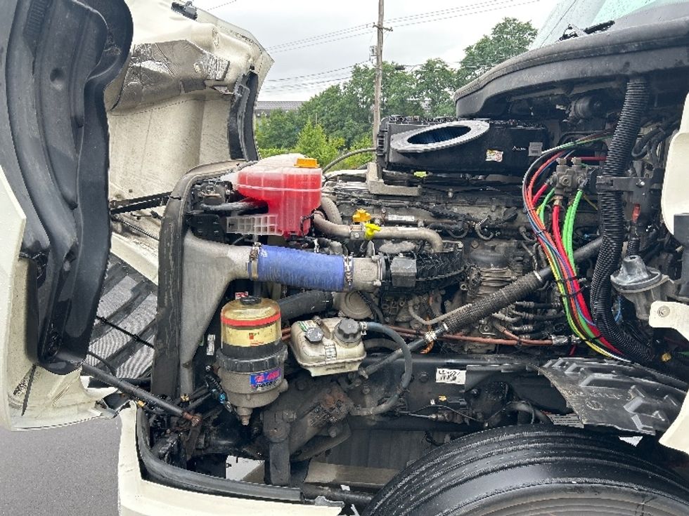 Day Cab Tractor-Heavy Duty Tractors-Freightliner-2019-T12664ST-Elmira-NY-340,202\n\t\tmiles-$ 38,750 - Image 16