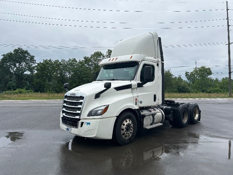 Day Cab Tractor-Heavy Duty Tractors-Freightliner-2019-T12664ST-Elmira-NY-340,202\n\t\tmiles-$ 38,750 - Image 3