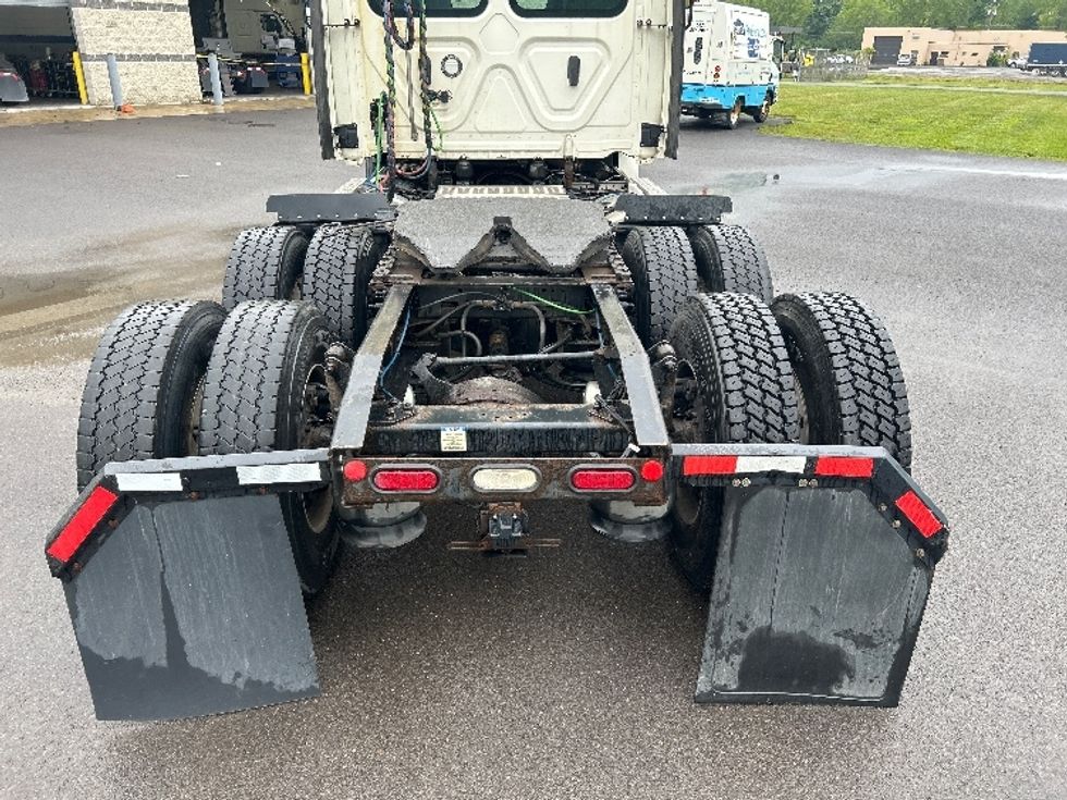 Day Cab Tractor-Heavy Duty Tractors-Freightliner-2019-T12664ST-Elmira-NY-340,202\n\t\tmiles-$ 38,750 - Image 6