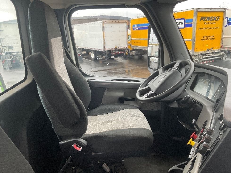 Day Cab Tractor-Heavy Duty Tractors-Freightliner-2019-T12664ST-Elmira-NY-410,000\n\t\tmiles-$ 45,500 - Image 14