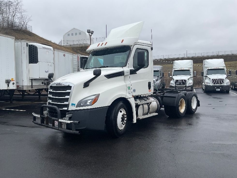 Day Cab Tractor-Heavy Duty Tractors-Freightliner-2019-T12664ST-Elmira-NY-410,000\n\t\tmiles-$ 45,500 - Image 3
