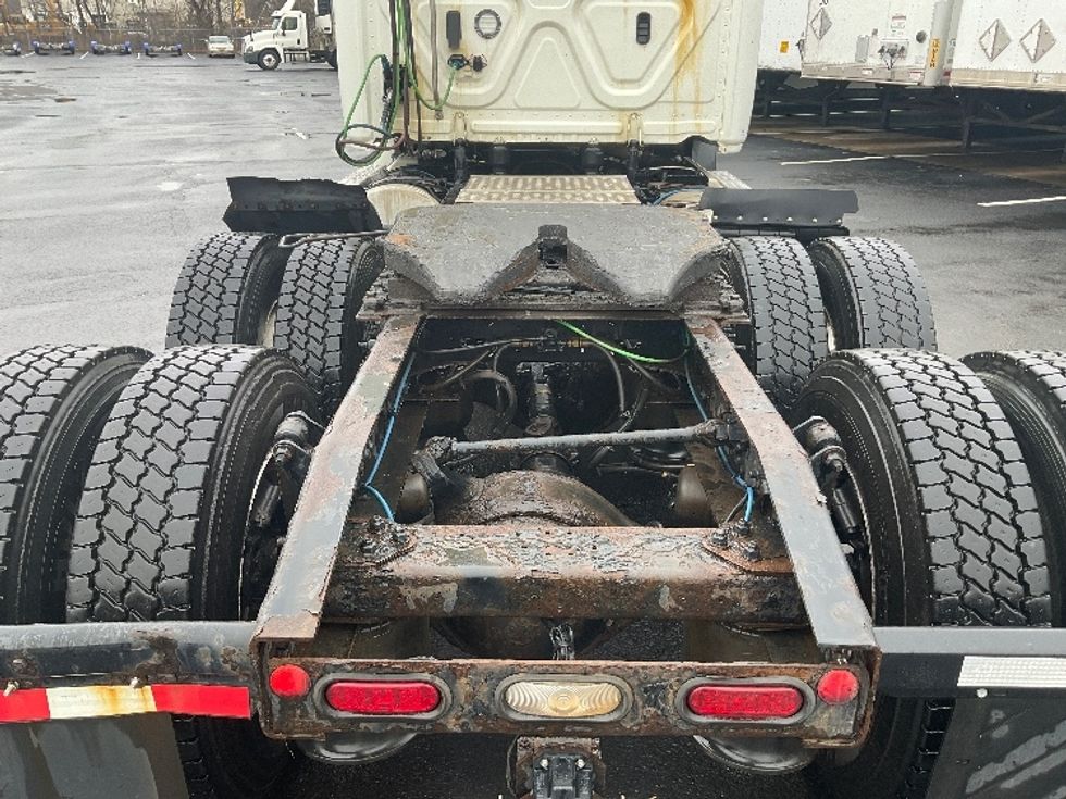 Day Cab Tractor-Heavy Duty Tractors-Freightliner-2019-T12664ST-Elmira-NY-410,000\n\t\tmiles-$ 45,500 - Image 6