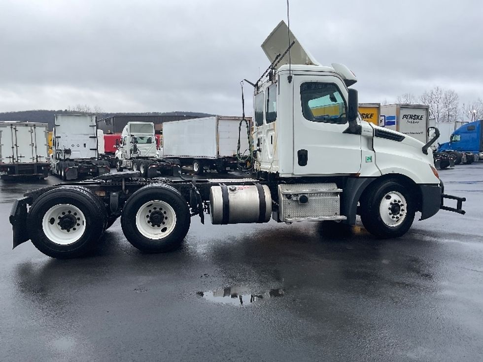 Day Cab Tractor-Heavy Duty Tractors-Freightliner-2019-T12664ST-Elmira-NY-410,000\n\t\tmiles-$ 45,500 - Image 8