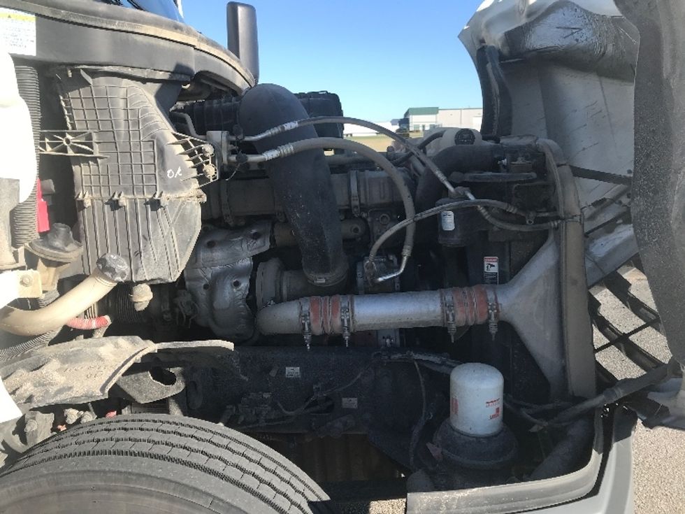 Day Cab Tractor-Heavy Duty Tractors-Freightliner-2019-T12664ST-Evansville-IN-353,296\n\t\tmiles-$ 46,500 - Image 15