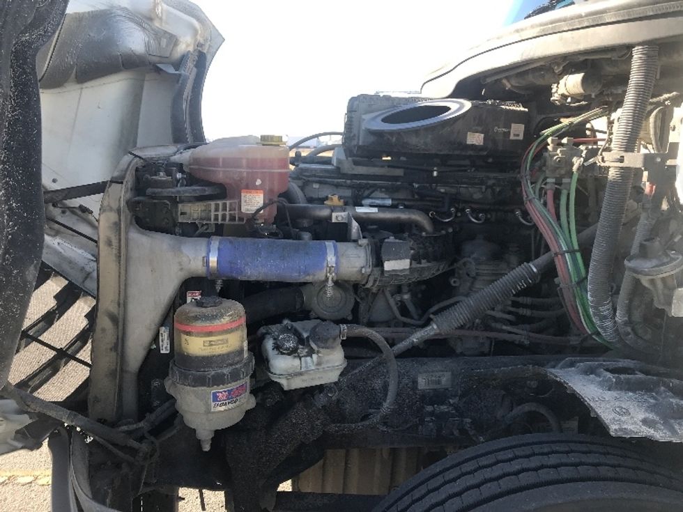 Day Cab Tractor-Heavy Duty Tractors-Freightliner-2019-T12664ST-Evansville-IN-353,296\n\t\tmiles-$ 46,500 - Image 16