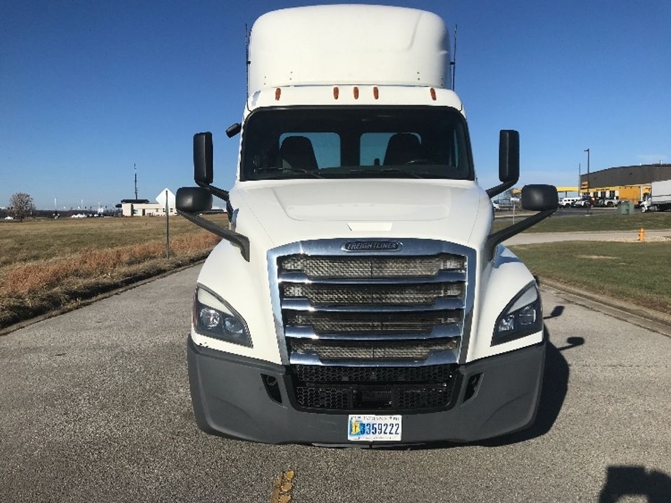 Day Cab Tractor-Heavy Duty Tractors-Freightliner-2019-T12664ST-Evansville-IN-353,296\n\t\tmiles-$ 46,500 - Image 2