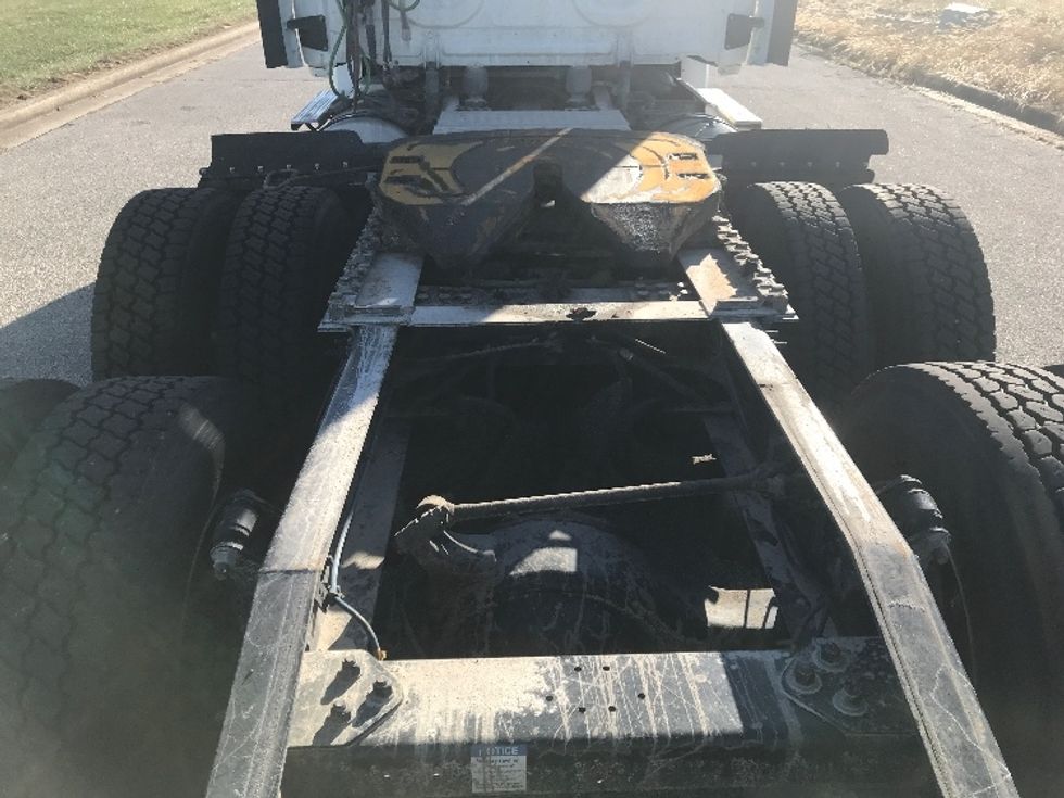 Day Cab Tractor-Heavy Duty Tractors-Freightliner-2019-T12664ST-Evansville-IN-353,296\n\t\tmiles-$ 46,500 - Image 6