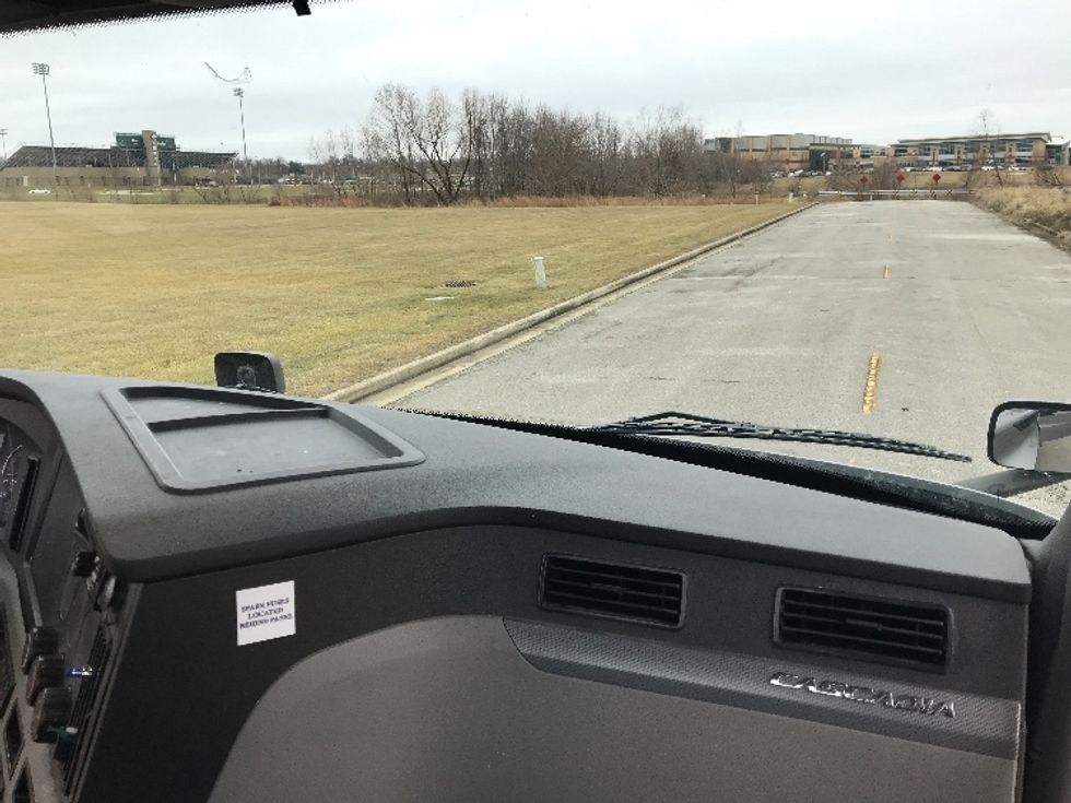 Day Cab Tractor-Heavy Duty Tractors-Freightliner-2019-T12664ST-Evansville-IN-390,686\n\t\tmiles-$ 39,500 - Image 13