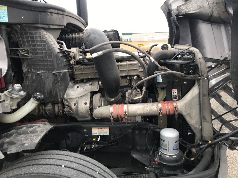 Day Cab Tractor-Heavy Duty Tractors-Freightliner-2019-T12664ST-Evansville-IN-390,686\n\t\tmiles-$ 39,500 - Image 15