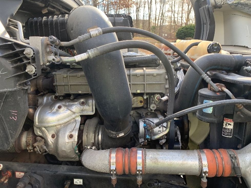 Day Cab Tractor-Heavy Duty Tractors-Freightliner-2019-T12664ST-Fitchburg-MA-323,357\n\t\tmiles-$ 53,500 - Image 15