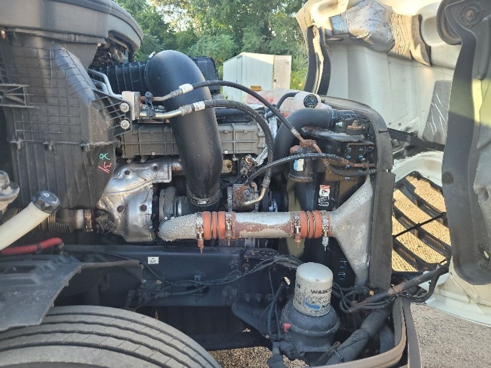 Day Cab Tractor-Heavy Duty Tractors-Freightliner-2019-T12664ST-Fitchburg-MA-410,429\n\t\tmiles-$ 49,750 - Image 14