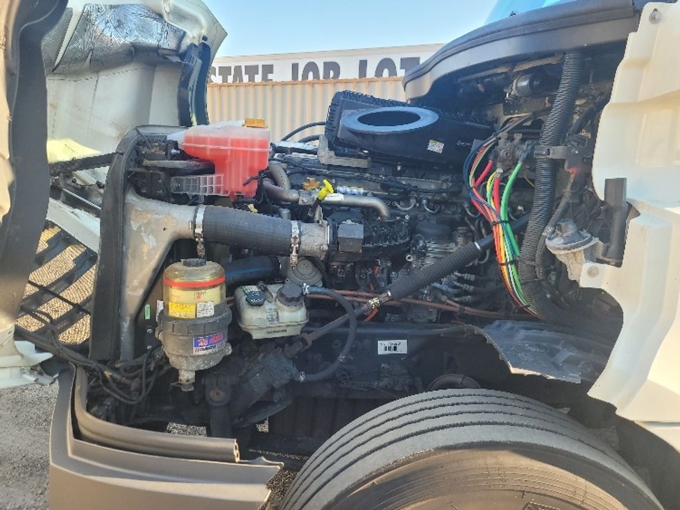 Day Cab Tractor-Heavy Duty Tractors-Freightliner-2019-T12664ST-Fitchburg-MA-410,429\n\t\tmiles-$ 49,750 - Image 15