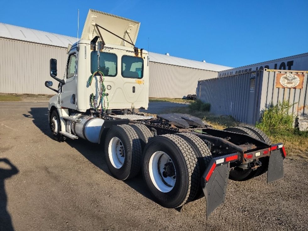 Day Cab Tractor-Heavy Duty Tractors-Freightliner-2019-T12664ST-Fitchburg-MA-410,429\n\t\tmiles-$ 49,750 - Image 5