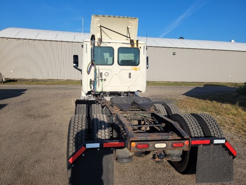 Day Cab Tractor-Heavy Duty Tractors-Freightliner-2019-T12664ST-Fitchburg-MA-410,429\n\t\tmiles-$ 49,750 - Image 6