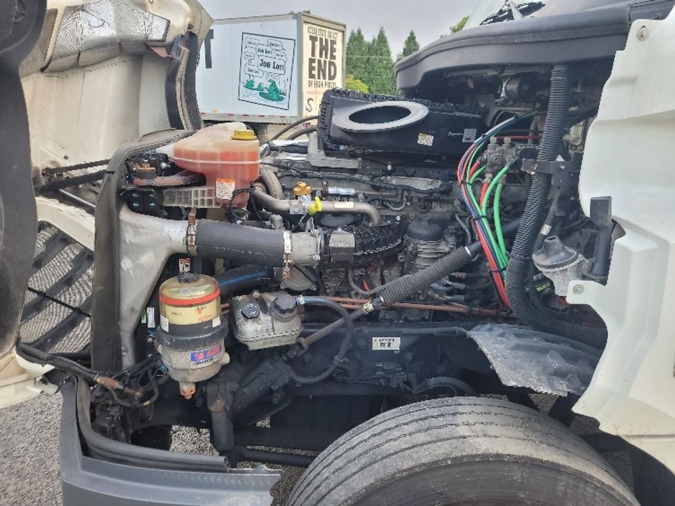 Day Cab Tractor-Heavy Duty Tractors-Freightliner-2019-T12664ST-Fitchburg-MA-429,809\n\t\tmiles-$ 48,500 - Image 14