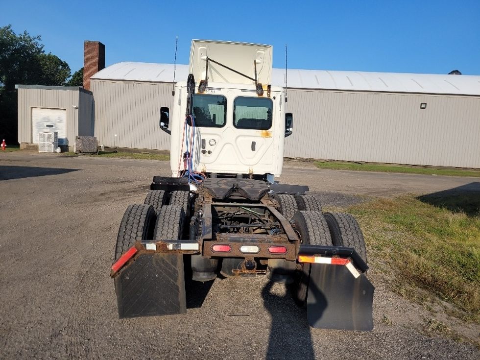 Day Cab Tractor-Heavy Duty Tractors-Freightliner-2019-T12664ST-Fitchburg-MA-434,521\n\t\tmiles-$ 48,000 - Image 6