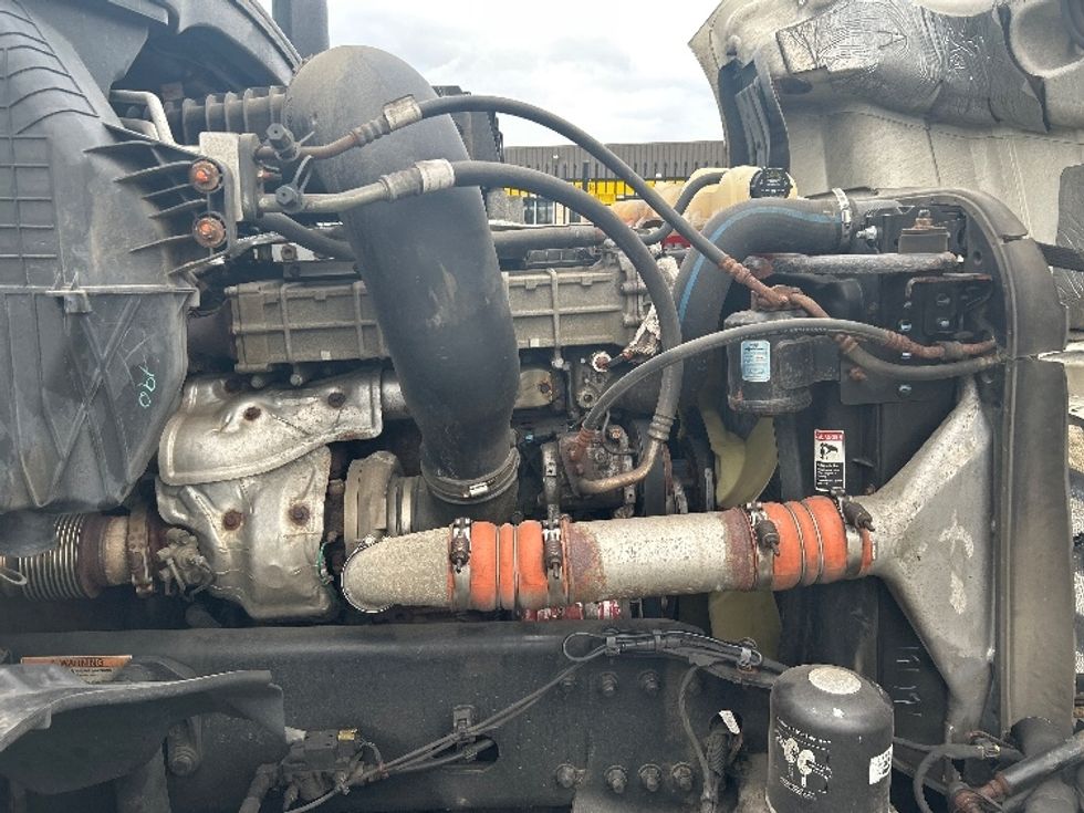 Day Cab Tractor-Heavy Duty Tractors-Freightliner-2019-T12664ST-Fitchburg-MA-435,640\n\t\tmiles-$ 40,750 - Image 15