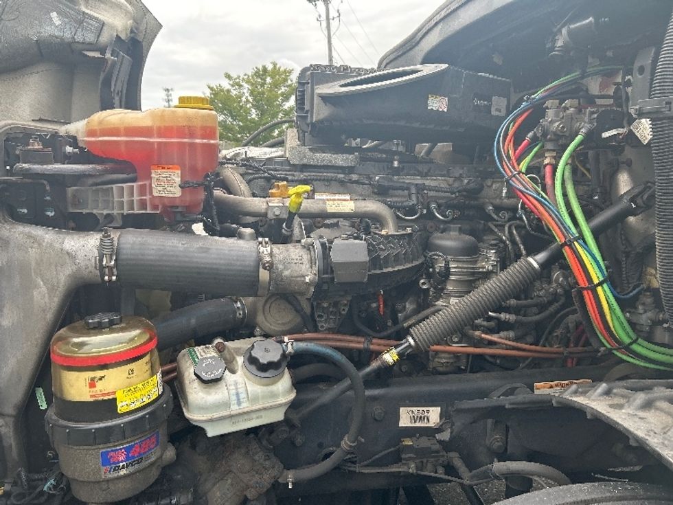 Day Cab Tractor-Heavy Duty Tractors-Freightliner-2019-T12664ST-Fitchburg-MA-435,640\n\t\tmiles-$ 40,750 - Image 16