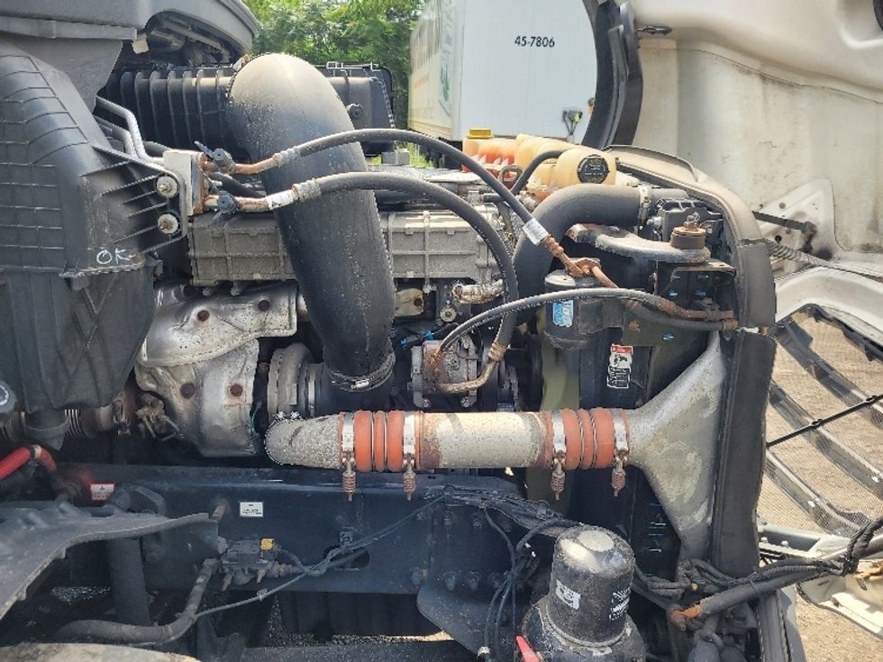 Day Cab Tractor-Heavy Duty Tractors-Freightliner-2019-T12664ST-Fitchburg-MA-440,788\n\t\tmiles-$ 47,500 - Image 15