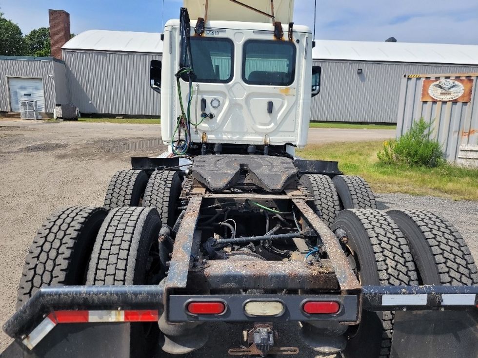 Day Cab Tractor-Heavy Duty Tractors-Freightliner-2019-T12664ST-Fitchburg-MA-440,788\n\t\tmiles-$ 47,500 - Image 6