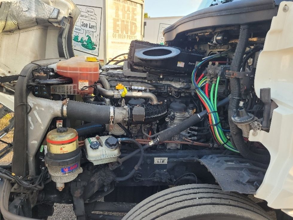 Day Cab Tractor-Heavy Duty Tractors-Freightliner-2019-T12664ST-Fitchburg-MA-442,792\n\t\tmiles-$ 47,500 - Image 14