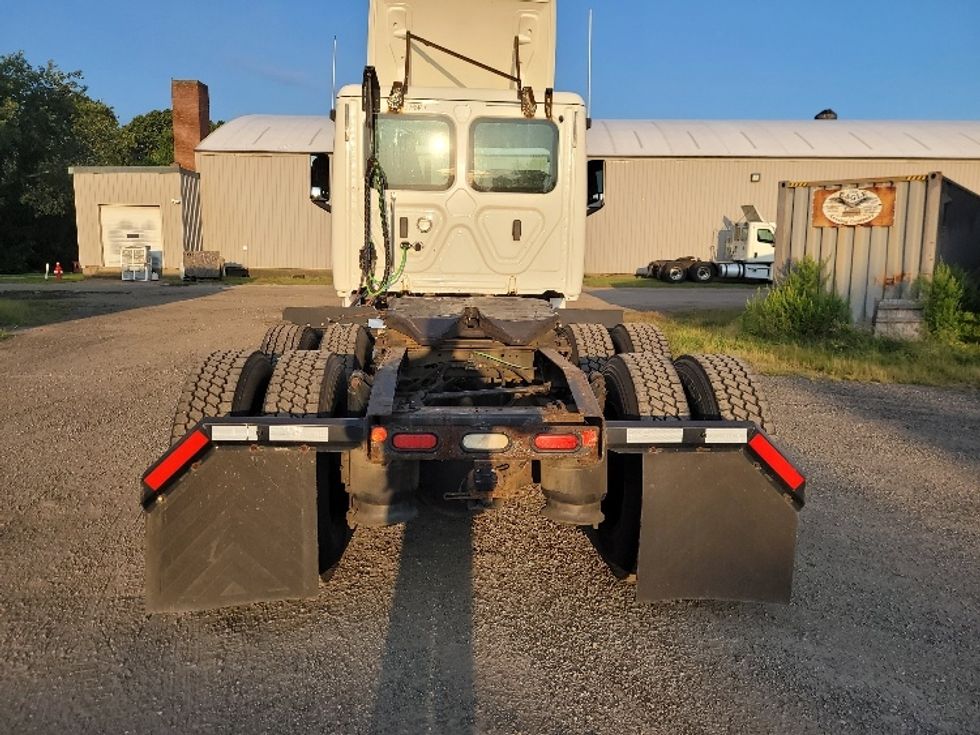 Day Cab Tractor-Heavy Duty Tractors-Freightliner-2019-T12664ST-Fitchburg-MA-442,792\n\t\tmiles-$ 47,500 - Image 6