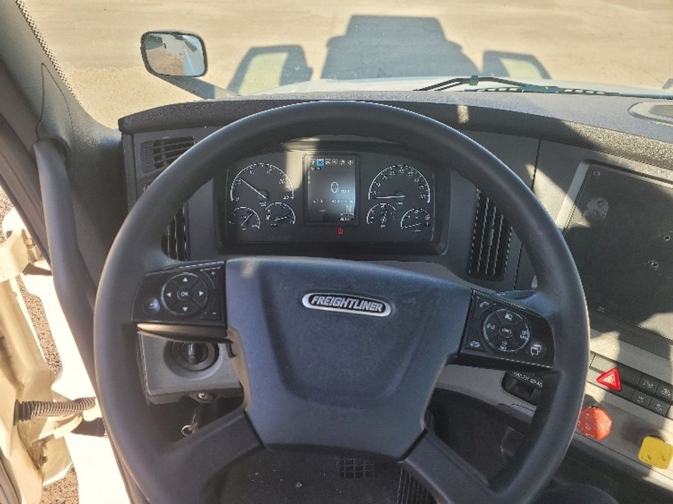 Day Cab Tractor-Heavy Duty Tractors-Freightliner-2019-T12664ST-Fitchburg-MA-453,703\n\t\tmiles-$ 47,750 - Image 11