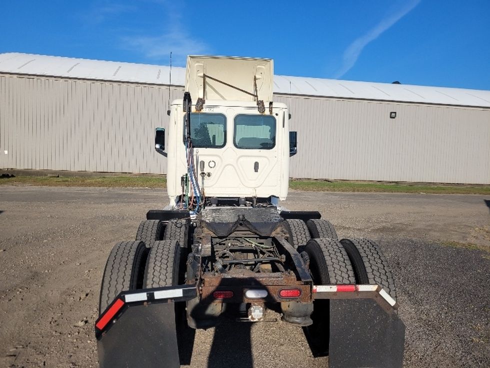Day Cab Tractor-Heavy Duty Tractors-Freightliner-2019-T12664ST-Fitchburg-MA-453,703\n\t\tmiles-$ 47,750 - Image 6