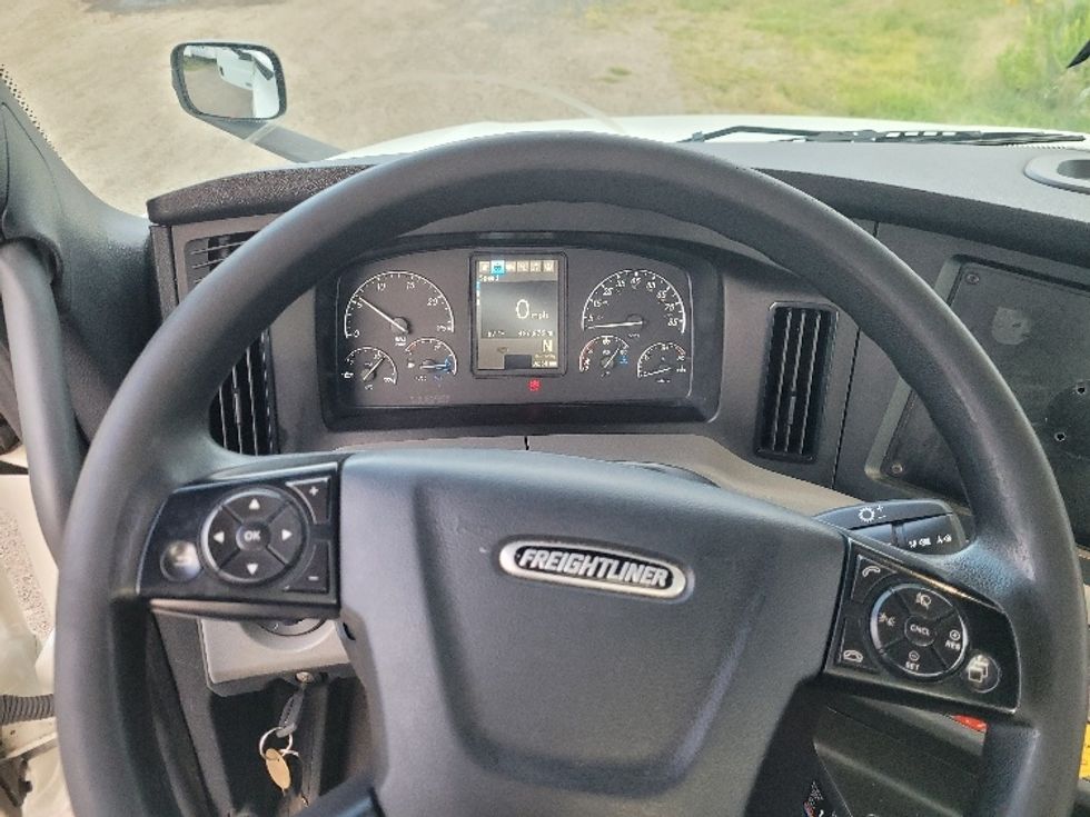 Day Cab Tractor-Heavy Duty Tractors-Freightliner-2019-T12664ST-Fitchburg-MA-486,871\n\t\tmiles-$ 43,750 - Image 11