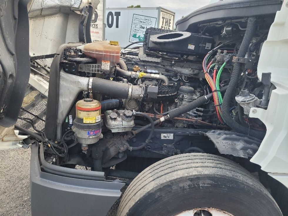 Day Cab Tractor-Heavy Duty Tractors-Freightliner-2019-T12664ST-Fitchburg-MA-486,871\n\t\tmiles-$ 43,750 - Image 16