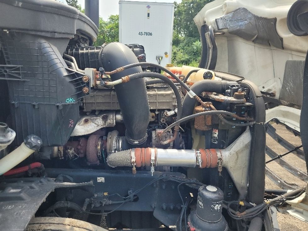 Day Cab Tractor-Heavy Duty Tractors-Freightliner-2019-T12664ST-Fitchburg-MA-487,317\n\t\tmiles-$ 45,000 - Image 14