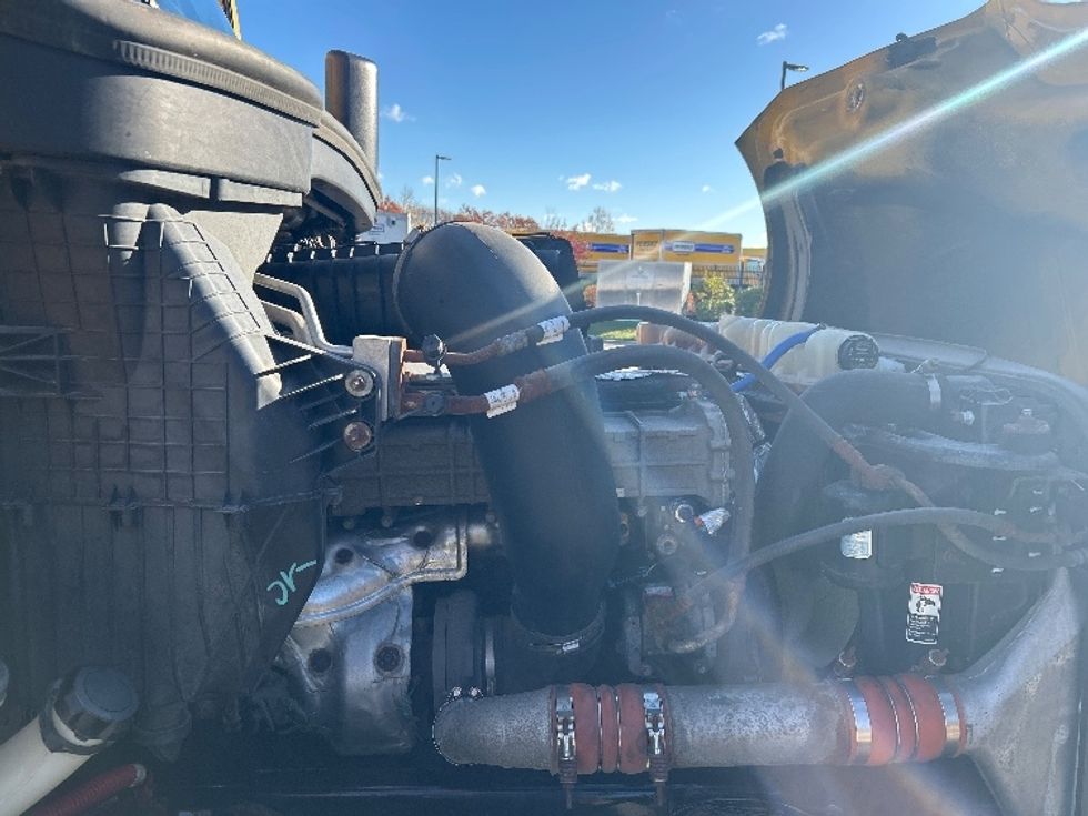 Day Cab Tractor-Heavy Duty Tractors-Freightliner-2019-T12664ST-Fitchburg-MA-494,134\n\t\tmiles-$ 32,500 - Image 15