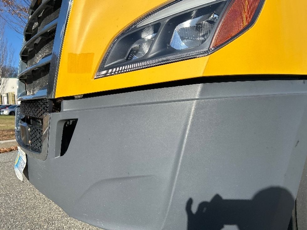 Day Cab Tractor-Heavy Duty Tractors-Freightliner-2019-T12664ST-Fitchburg-MA-494,134\n\t\tmiles-$ 32,500 - Image 20