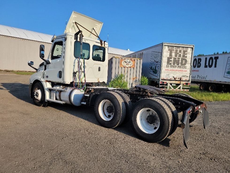 Day Cab Tractor-Heavy Duty Tractors-Freightliner-2019-T12664ST-Fitchburg-MA-506,300\n\t\tmiles-$ 42,000 - Image 5
