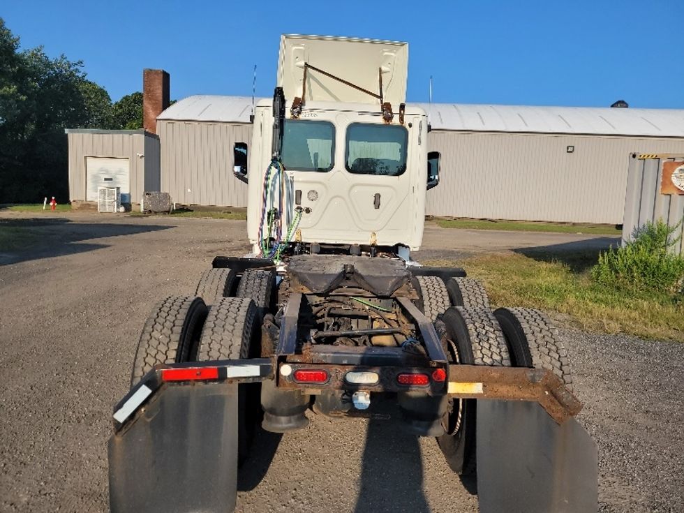 Day Cab Tractor-Heavy Duty Tractors-Freightliner-2019-T12664ST-Fitchburg-MA-506,300\n\t\tmiles-$ 42,000 - Image 6