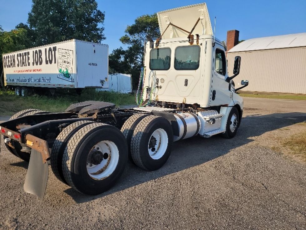 Day Cab Tractor-Heavy Duty Tractors-Freightliner-2019-T12664ST-Fitchburg-MA-506,300\n\t\tmiles-$ 42,000 - Image 7