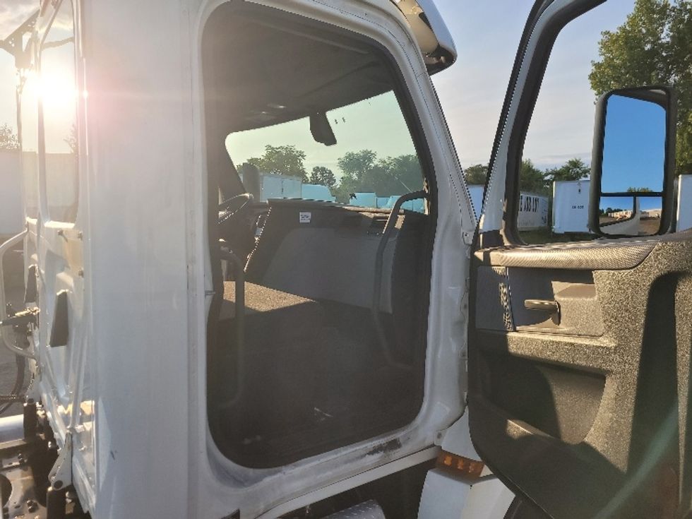 Day Cab Tractor-Heavy Duty Tractors-Freightliner-2019-T12664ST-Fitchburg-MA-612,582\n\t\tmiles-$ 34,250 - Image 11