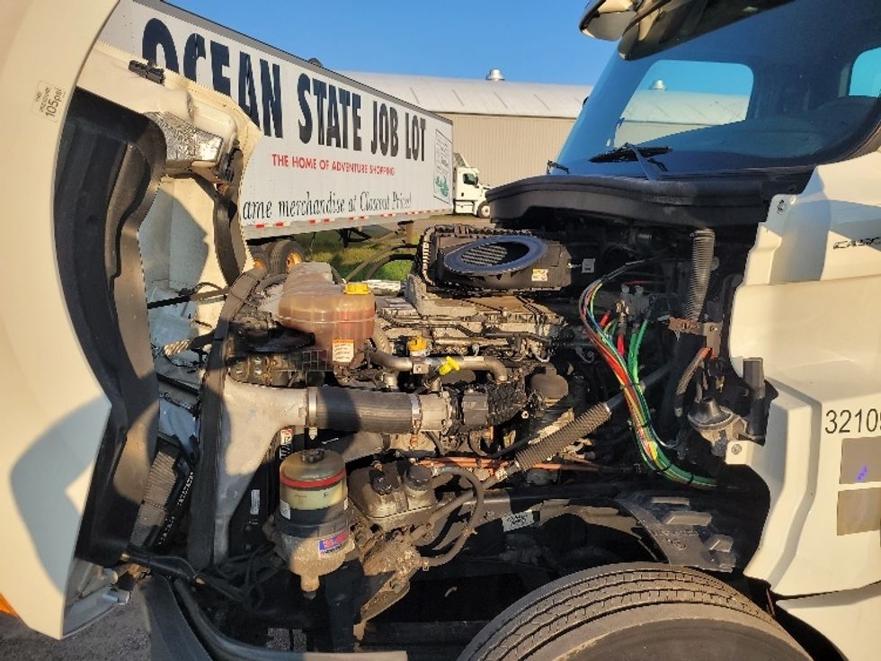 Day Cab Tractor-Heavy Duty Tractors-Freightliner-2019-T12664ST-Fitchburg-MA-612,582\n\t\tmiles-$ 34,250 - Image 15