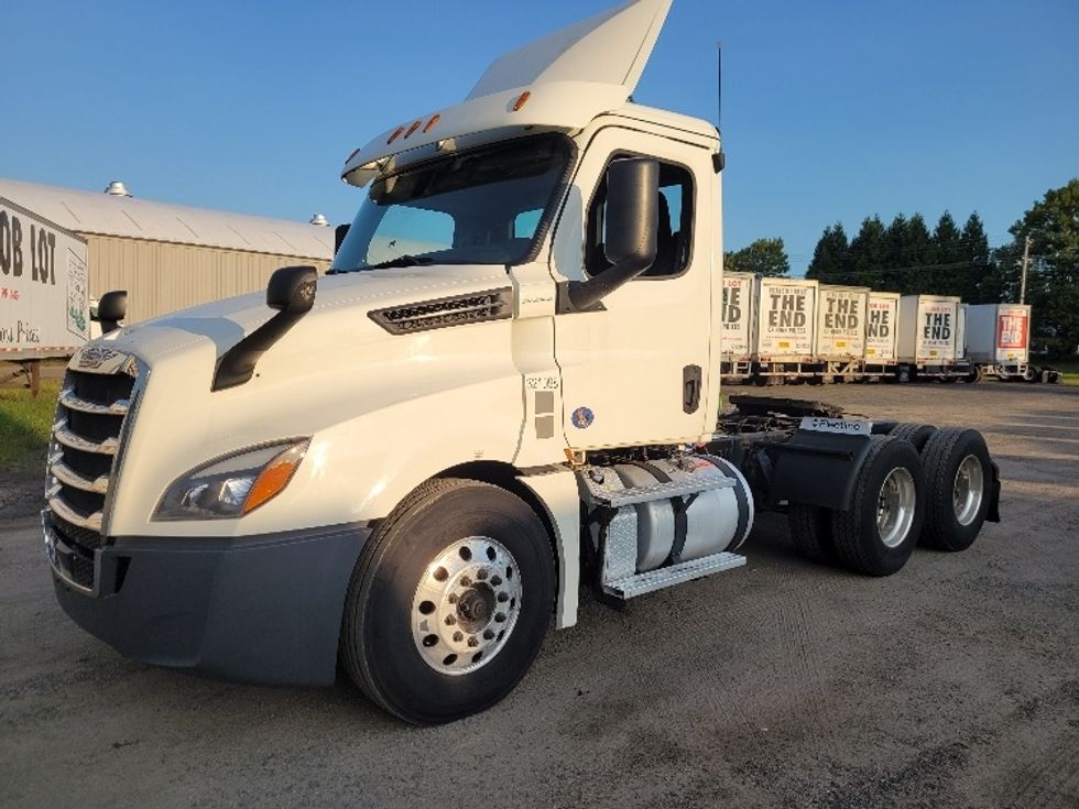 Day Cab Tractor-Heavy Duty Tractors-Freightliner-2019-T12664ST-Fitchburg-MA-612,582\n\t\tmiles-$ 34,250 - Image 3